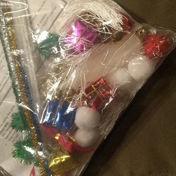 Ugly Christmas Sweater Kit (New) - Picture 13 of 16